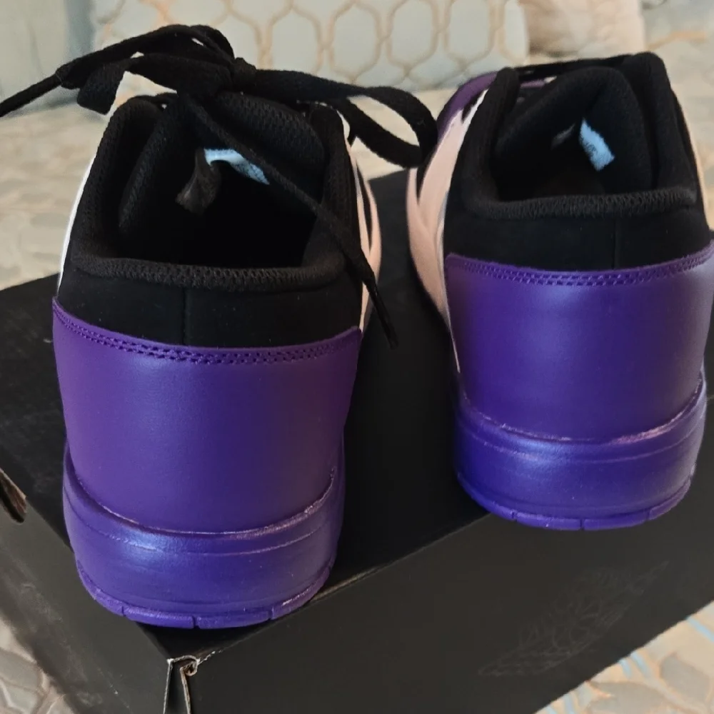 Jordan Athletic Shoes Black and Purple - Picture 3 of 10